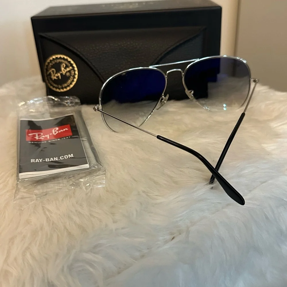 Ray-Ban Blue Aviator Sunglasses Unisex - Picture 2 of 4